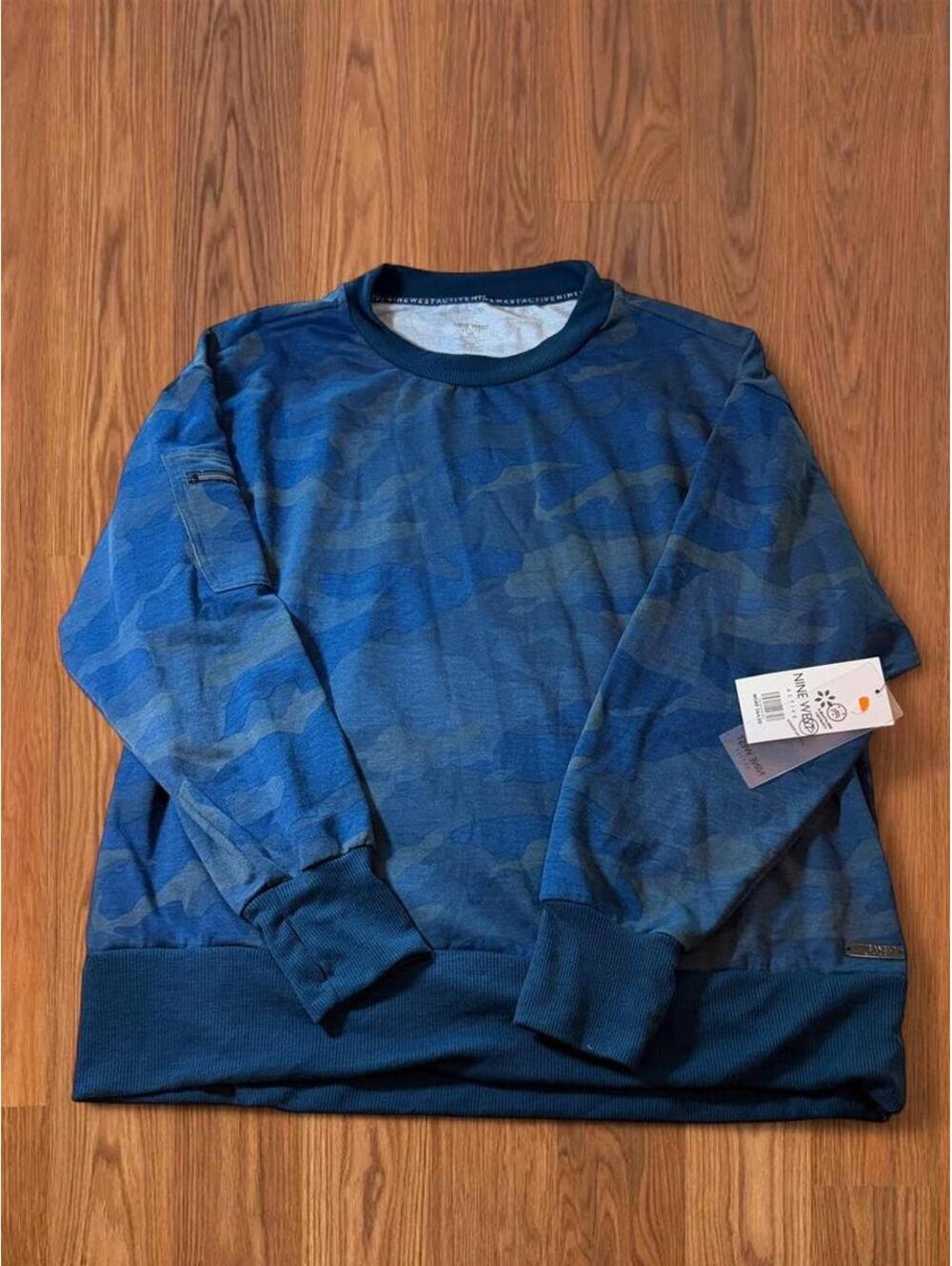 Nine West Mens Blue Camo Crewneck Sweatshirt NWT Camouflage Pullover
